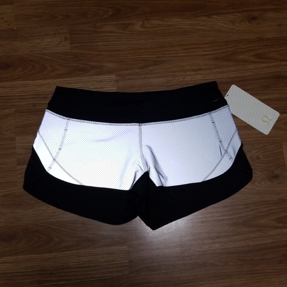 New Rare Lululemon Shorts - Picture 4 of 8